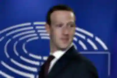 EK naredila Meti da rivalima vrati besplatan pristup WhatsAppu za AI asistente