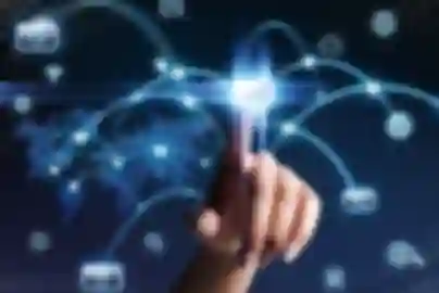 Tehnološka utrka preusmjerava korporativnu potrošnju s osoblja na digitalnu infrastrukturu